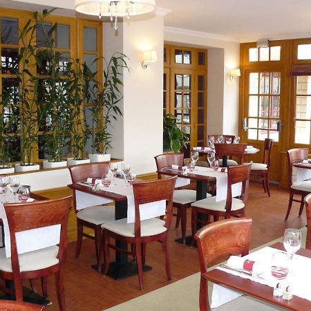 Hotel-Restaurant Le Normandie Luc-sur-Mer Εξωτερικό φωτογραφία