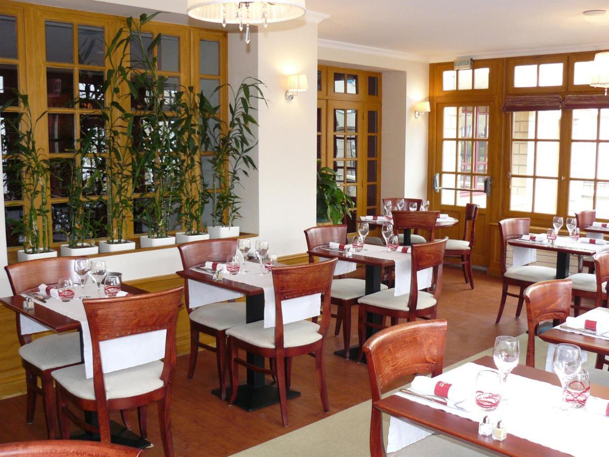 Hotel-Restaurant Le Normandie Luc-sur-Mer Εξωτερικό φωτογραφία