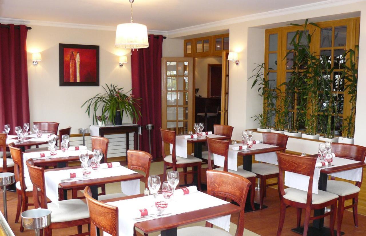 Hotel-Restaurant Le Normandie Luc-sur-Mer Εξωτερικό φωτογραφία